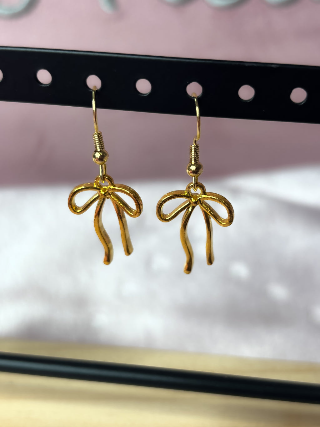 Cute gold bow earrings
