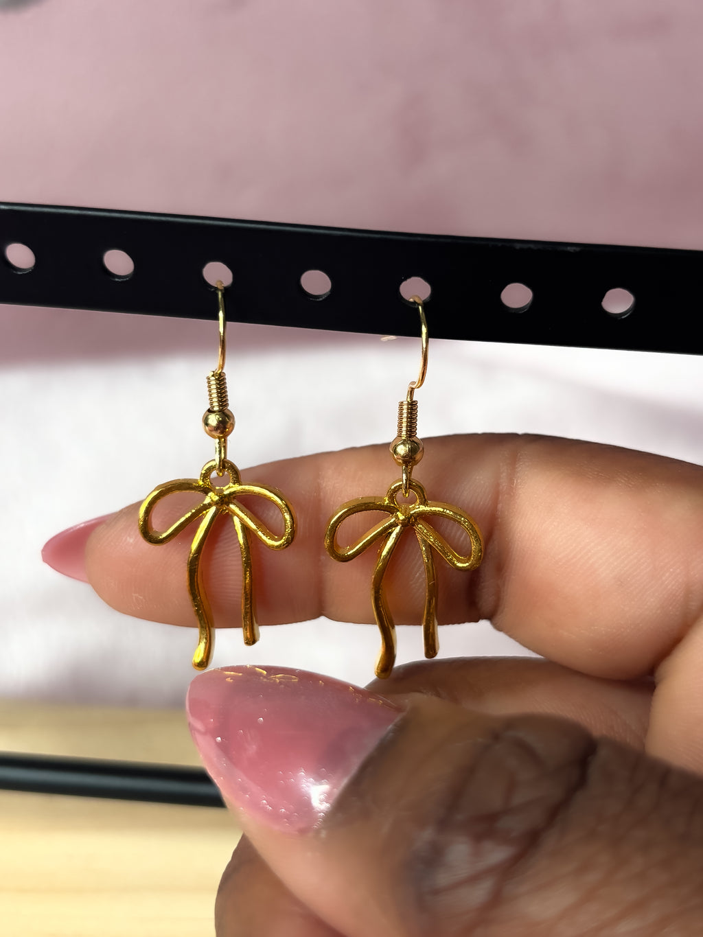 Cute gold bow earrings